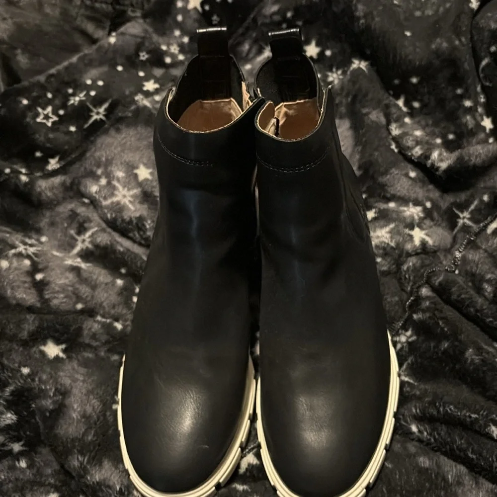 Women’s Faux leather boots size 9 - Picture 5 of 6